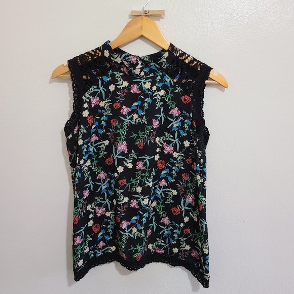 3/$20 💕 Paper Crane Floral Lace Wrap Back Sleeveless Top, Medium - Picture 1 of 9